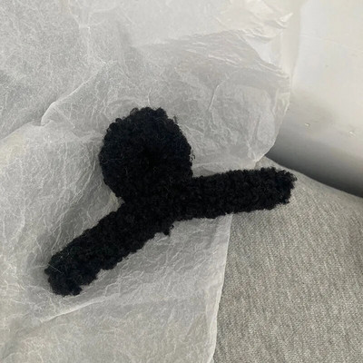 HANGZHI Color Lambswool Hair Clip Retro Dragon Fruit Color Shark Hair Claw για γυναίκες κορίτσια Φθινόπωρο 2022 Νέα αξεσουάρ μαλλιών