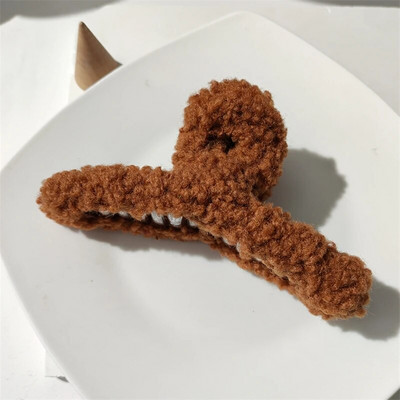 HANGZHI Color Lambswool Hair Clip Retro Dragon Fruit Color Shark Hair Claw για γυναίκες κορίτσια Φθινόπωρο 2022 Νέα αξεσουάρ μαλλιών