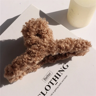 HANGZHI Color Lambswool Hair Clip Retro Dragon Fruit Color Shark Hair Claw για γυναίκες κορίτσια Φθινόπωρο 2022 Νέα αξεσουάρ μαλλιών