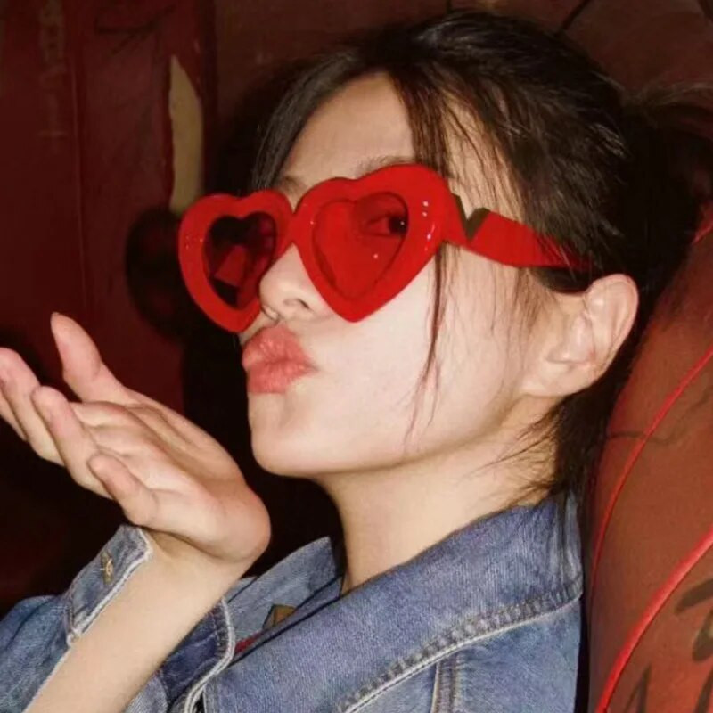 Nove modne vintage sunčane naočale u obliku srca za 2023. Ženske sjenila za zabave Dizajnerske marke Osobne naočale Lady Cat Eye Gafas UV400