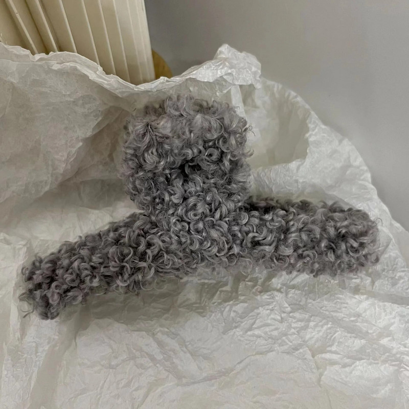 Uued Korea plüüsist juuksenõelad sooja sügistalvise juukseklambrid naistele Shark suures suuruses juukseküüned Trendikad moodsad juukseaksessuaarid