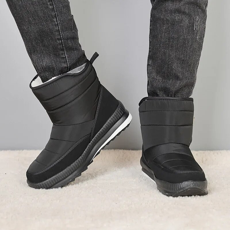 Χειμερινές νέες ανδρικές μπότες αστραγάλου Μπότες χιονιού Μοντέρνες και ευέλικτες βελούδινες και χοντρές ανδρικές αδιάβροχες καθημερινές μπότες από χιόνι