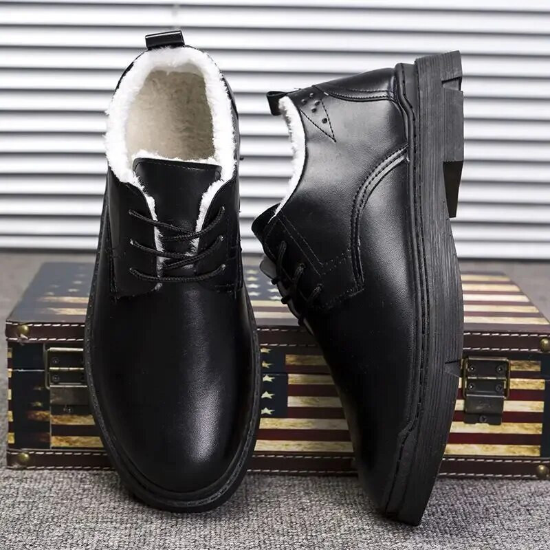 Retro darbiniai medvilniniai batai vyriški britiško stiliaus 2024 m. žiemos mados pliušiniai izoliaciniai patogūs žemi batai plokščiapadžiai lauko laisvalaikio batai