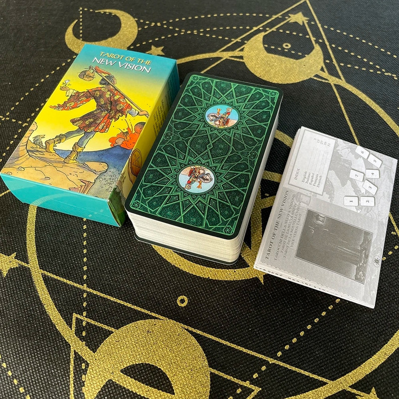 Sjajne holografske tarot karte u španjolskoj njemačkoj verziji s porukama na španjolskom s knjigama proricanja na francuskom talijanskom