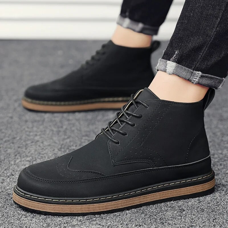 Muške retro radne čizme Jesen Zima Novi britanski stil Moda Visoke drvene kratke čizme Sportske cipele za putovanja na otvorenom