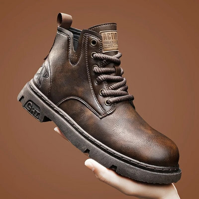 Britu stila vīriešu īsie zābaki 2024. gada jauni rudens ziemas modes retro motociklistu zābaki āra ielas tendences ikdienas apavi Neslīdoši