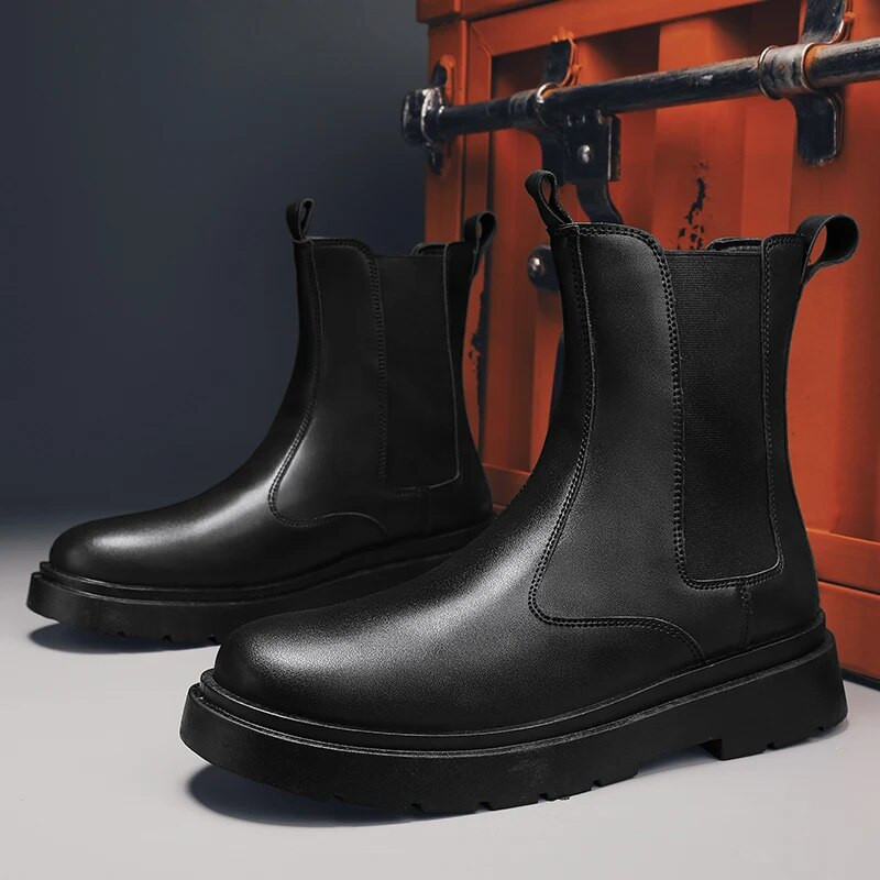 Meeste saapad, mustad paksu põhjaga kõrge ülaosaga mootorrattakingad ümmarguse varbaga välistingimustes, soovitatav veekindel, mugav klassikaline, kõik sobivad