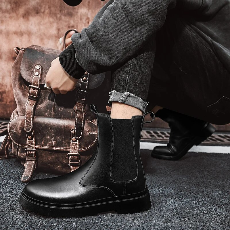 Meeste saapad, mustad paksu põhjaga kõrge ülaosaga mootorrattakingad ümmarguse varbaga välistingimustes, soovitatav veekindel, mugav klassikaline, kõik sobivad