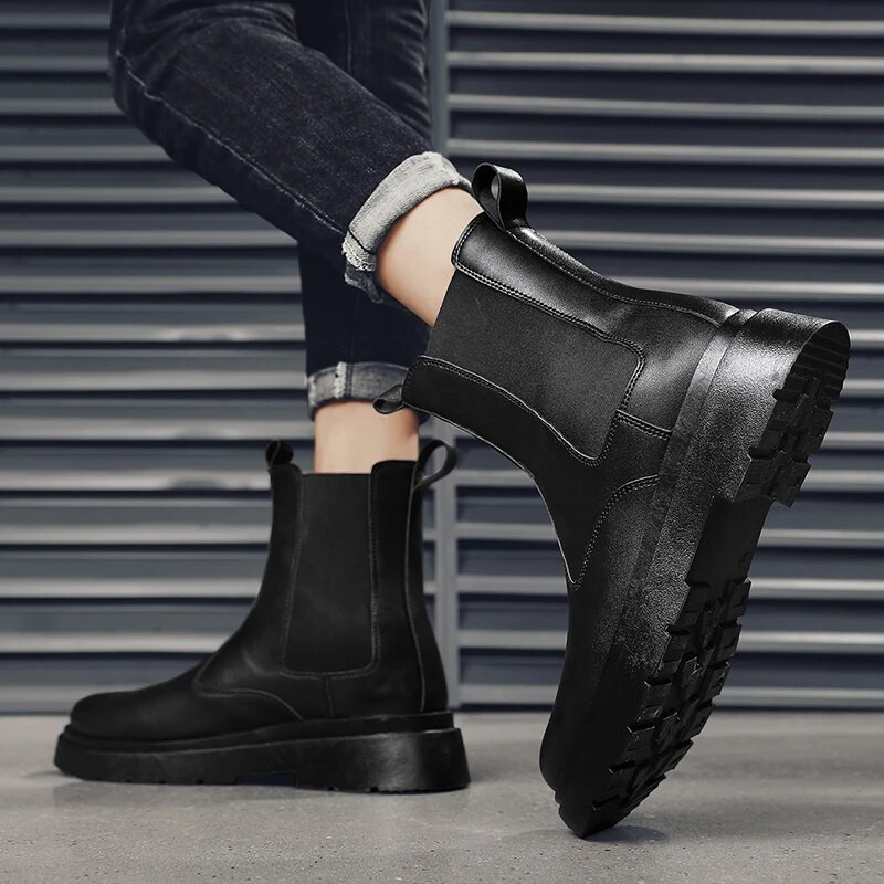 Meeste saapad, mustad paksu põhjaga kõrge ülaosaga mootorrattakingad ümmarguse varbaga välistingimustes, soovitatav veekindel, mugav klassikaline, kõik sobivad