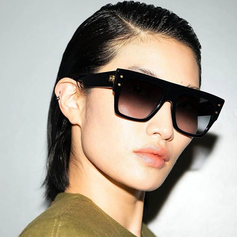 2021. aasta uus moodsad luksuslikud ülisuured ruudukujulised päikeseprillid naistele Meeste vintage musta värvi gradiendikujundusega päikeseprillid lamedad prillid