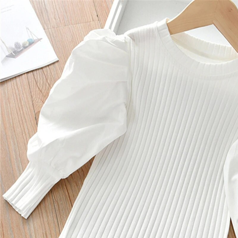 Tüdrukute puhvis varrukatega T-särk 2023. aasta kevad, uus lastemoodne pikkade varrukatega T-särk Beebi, kes kannab kudumit, laste tüdrukute särk