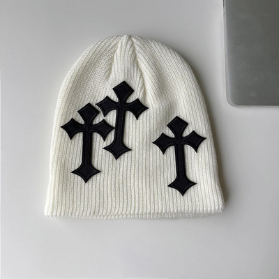 Sifreyr modes trikotāžas ziemas cepure sievietēm viegla salokāma, saglabā siltumu, vēja necaurlaidīga riteņbraukšanas cepure Y2K Cross Decor Beanies cepure