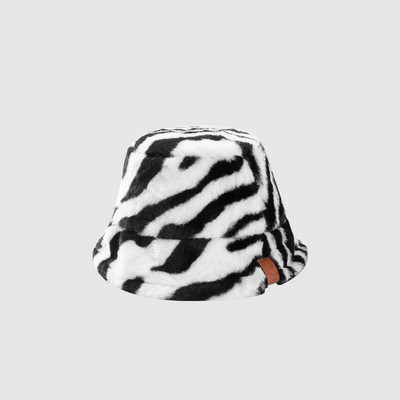 Lambavillast Unisex ämbrikübarad naistele Meestele Talvine õues päikesesirm Panama Fisherman Cap Letter Tikitud hulgimüük Chapeau