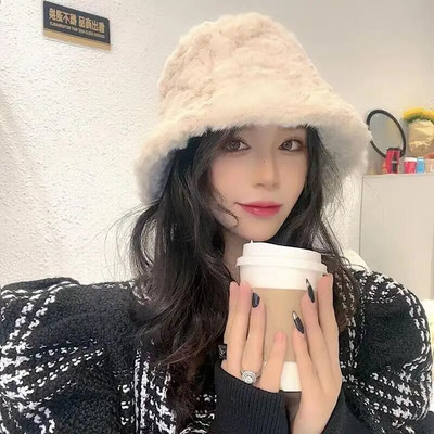 Ausu aizsargcepures Sieviešu ziemas mežģīņu plīša cepures ar platām malām Siltas vēja necaurlaidīgas aukstumizturīgas kažokādas cepure Retro cieta zvejnieka cepure