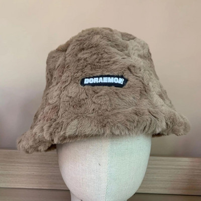 Ausu aizsargcepures Sieviešu ziemas mežģīņu plīša cepures ar platām malām Siltas vēja necaurlaidīgas aukstumizturīgas kažokādas cepure Retro cieta zvejnieka cepure