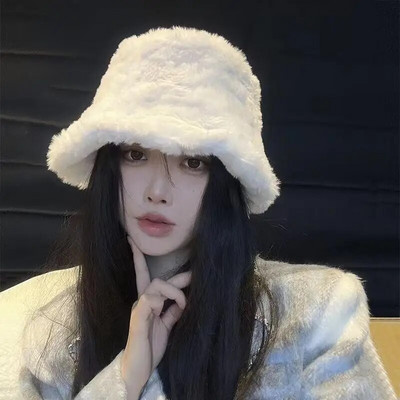 Ausu aizsargcepures Sieviešu ziemas mežģīņu plīša cepures ar platām malām Siltas vēja necaurlaidīgas aukstumizturīgas kažokādas cepure Retro cieta zvejnieka cepure