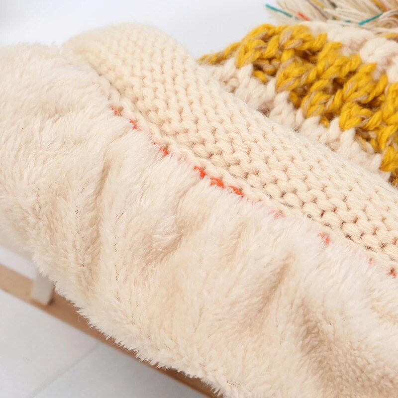 HT1996 2022 Uued talvised silmkoelised mütsid naiste lapitehnikas pomponpallid kõrvaklapi mütsid Naistele soojad paksud talvenokad Naiste nokamüts