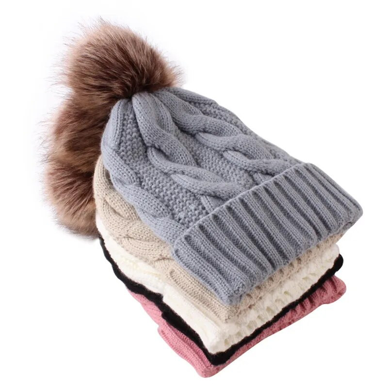 Rudens ziemas sieviešu cepure liela matu bumba plus samta beanie cepures āra siltas adītas cepures cieta satīna motora pārsegs gorros mujer invierno