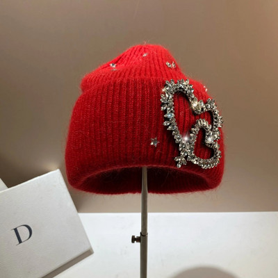 Īsta truša kažokādas sieviešu trikotāžas cepure Luksusa rhinestones sirds raksts ziemas beanie dizaineru cepures dāmu silta pastaigu pārsega beanie