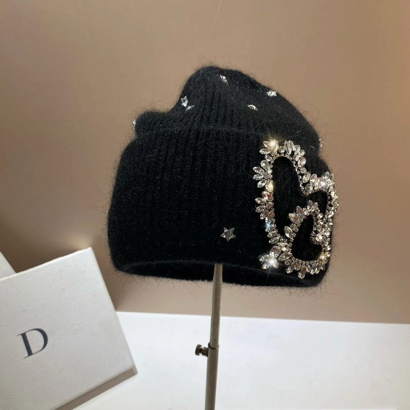 Īsta truša kažokādas sieviešu trikotāžas cepure Luksusa rhinestones sirds raksts ziemas beanie dizaineru cepures dāmu silta pastaigu pārsega beanie