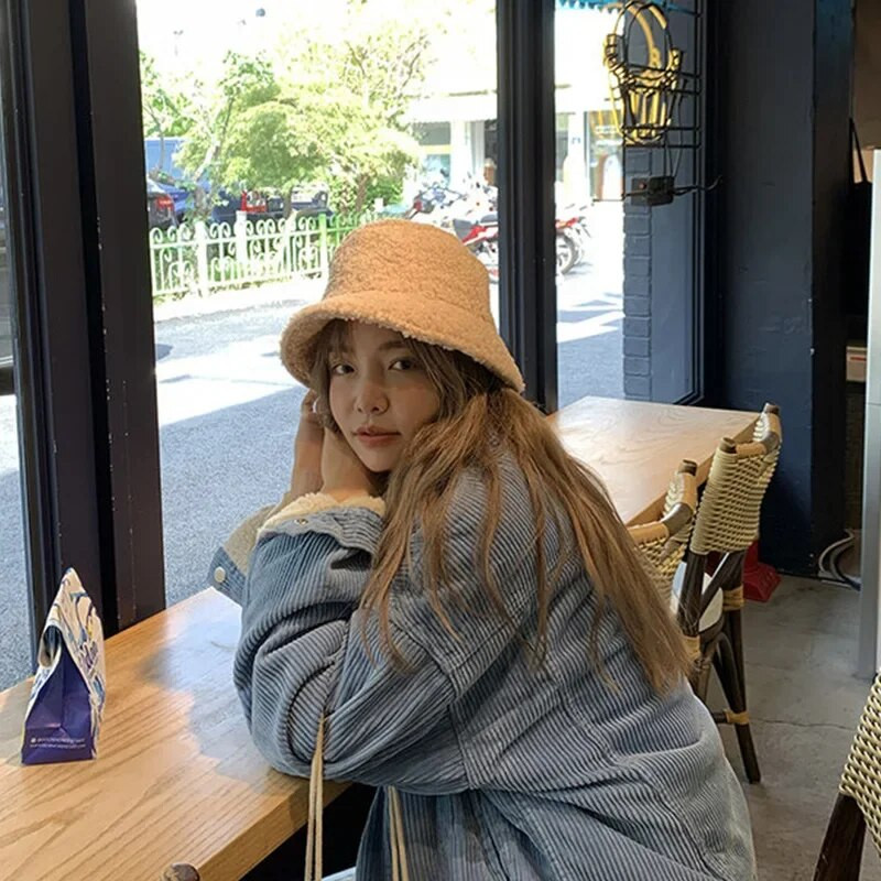 Sieviešu cepure, cieta mākslīgā kažokāda, silta sieviešu cepure Mākslīgās kažokādas ziemas kausa cepure sievietēm āra sauļošanās saules aizsargcepure Panama dāmu cepure