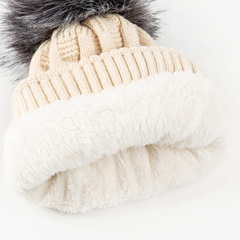 Jauns Add Oder Trikotāžas ziemas cepures Sievietēm Siltas kažokādas Pompons Cepures Augstas kvalitātes Twist Design Meiteņu cepures