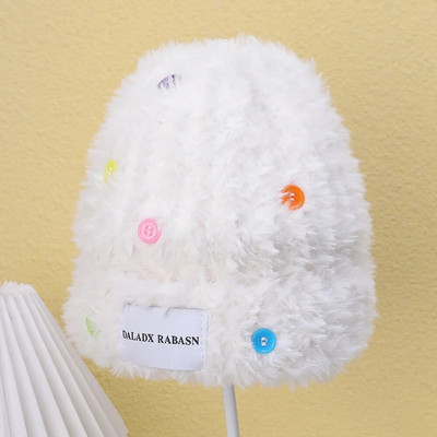 Talvine plüüsist müts Tüdruk armas värviline nööp Dekoratiivne müts Naiste Korea Mood Paksendatud Soe Külmakindlad Mütsid Skullies Nokamütsid