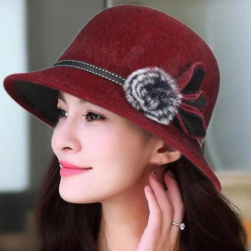 2022. gada rudens ziemas kārta Fedoras sieviešu cepure Eleganta kupola dāmu vintage bouleri Džeza filca bumbu cepure JAUNA kāzu vilnas baznīca O9M1