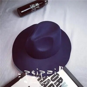 2017. gada jauns, platas malas piespraudes metāla gredzeni, melni plakanu malu filca džeza cepure Rudens ziemas vilnas bouleri cepures sievietēm vīriešiem