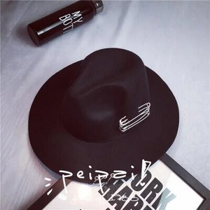 Uued laia äärega tihvtid metallist sõrmused, mustad lameda äärega vildist jazzmüts sügistalvine villased kaablimütsid naistele meestele