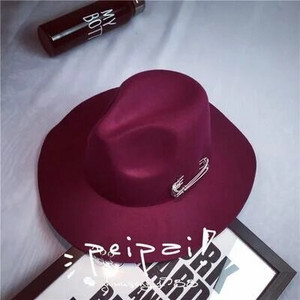 Uued laia äärega tihvtid metallist sõrmused, mustad lameda äärega vildist jazzmüts sügistalvine villased kaablimütsid naistele meestele