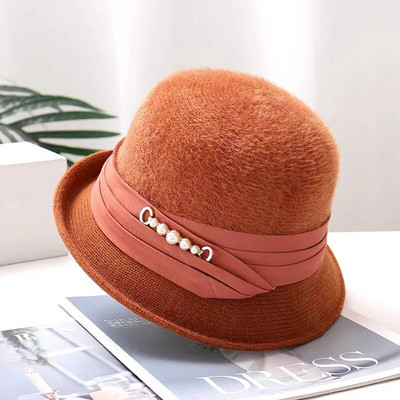 Új divatos téli meleg vödörsapka nőknek egyszínű Fedoras elegáns plüss mosdósapkák Pearl Decor Colthing kiegészítőkkel