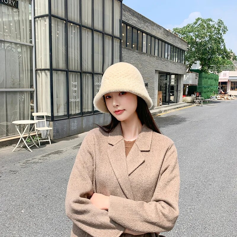 2021. gada jauns modes ziemas sieviešu vienkrāsains truša kažokādas cepure.