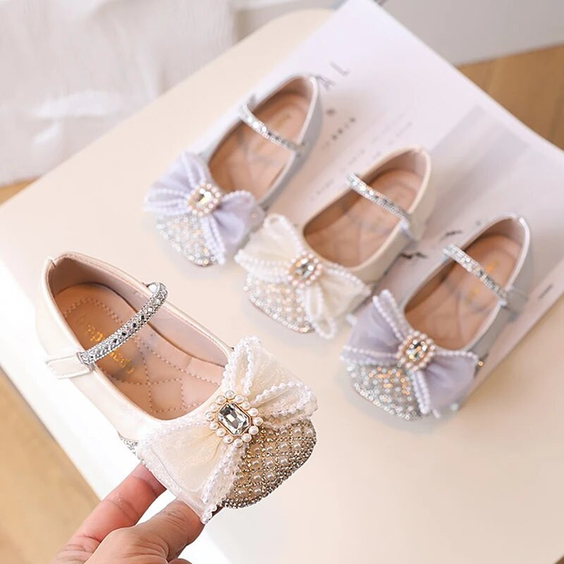 Girls Bling Mary Jane kurpes mazuļiem Flats Pearls Crystal Boat Shoes Bērniem Kāzu apavi Sliver Slip on Princess Shose 165L