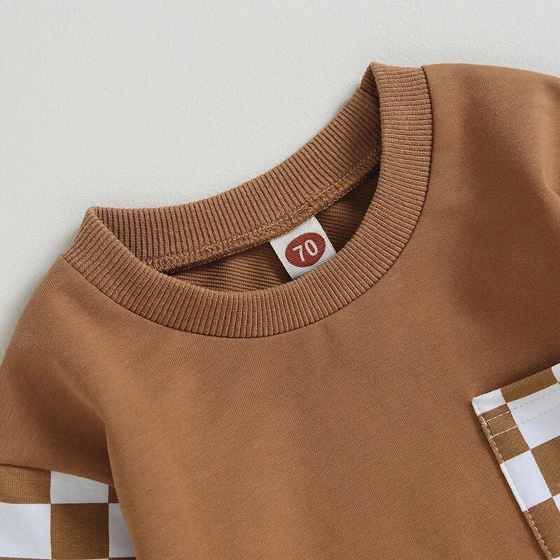 Modes zīdaiņiem, maziem bērniem, mazuļiem, zēniem, rudens apģērbu komplektiem, šaha planšetdatoriem.