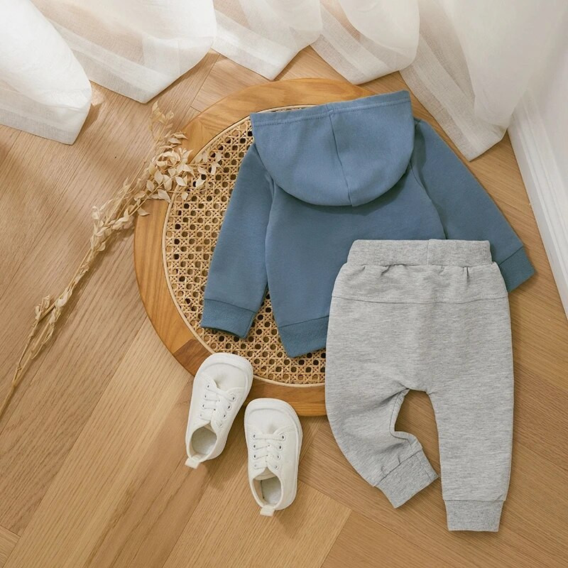 Mazu bērnu zēnu apģērbu komplekts ar kapuci bērniem ikdienas rudens tērpi ar burtu apdruku kapuces ar garām piedurknēm džemperi bikses 2 gab. zīdaiņu kostīms