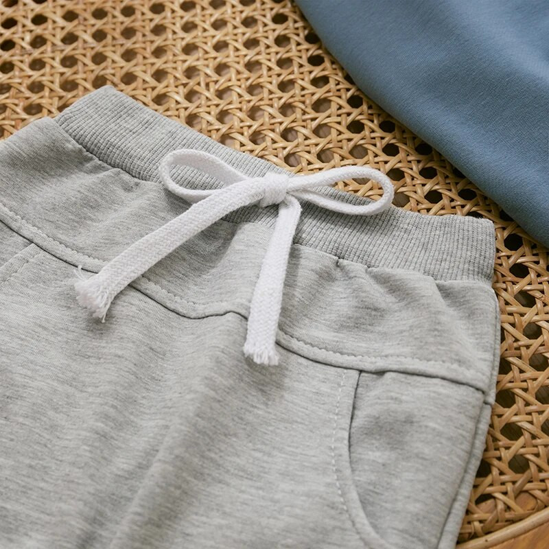 Mazu bērnu zēnu apģērbu komplekts ar kapuci bērniem ikdienas rudens tērpi ar burtu apdruku kapuces ar garām piedurknēm džemperi bikses 2 gab. zīdaiņu kostīms