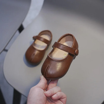 Бебешки обувки за момичета 2022 Пролет Есен Бебешки обувки за малки деца Удобни нехлъзгащи се меки подметки Детски ежедневни кожени обувки