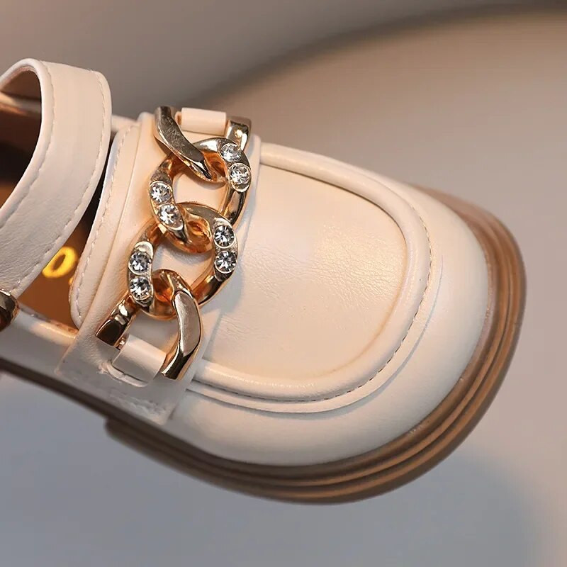 2024 Παπούτσια Princess Baby Girl Αντιολισθητικά, επίπεδη μαλακή σόλα PU Δερμάτινα παπούτσια για κορίτσια Pretty Crystal Metal Chain Παιδικά Loafers