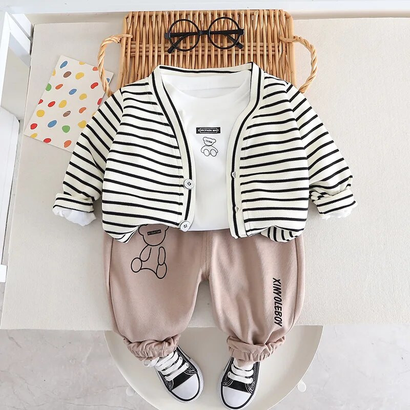 Rudens jauns 0-4 gadus vecs svītru viltots trīsdaļīgs bērnu uzvalks vienkrāsains džinsi ar burtiem divdaļīgs bērnu sporta apģērbs