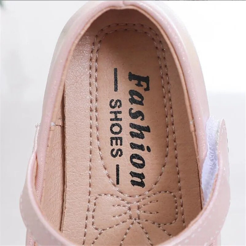 Παιδικά δερμάτινα παπούτσια κορίτσια μαύρα παπούτσια απόδοσης φθινόπωρο κοριτσίστικα παπούτσια πριγκίπισσα λευκά φασόλια μονά παπούτσια φοιτητικά φλατ παπούτσια