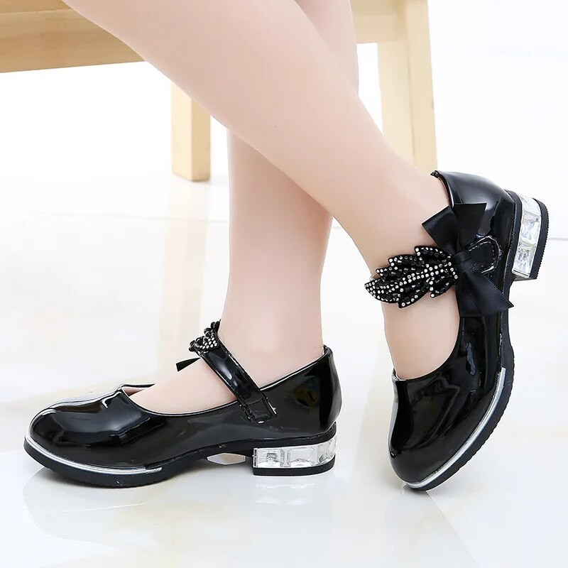 Bērnu, mazuļu, meiteņu, ziedu ādas apavi ar vienu mīksto apakšu deju princešu apavi 2023. gada pavasara rudens studentu kleitu apavi