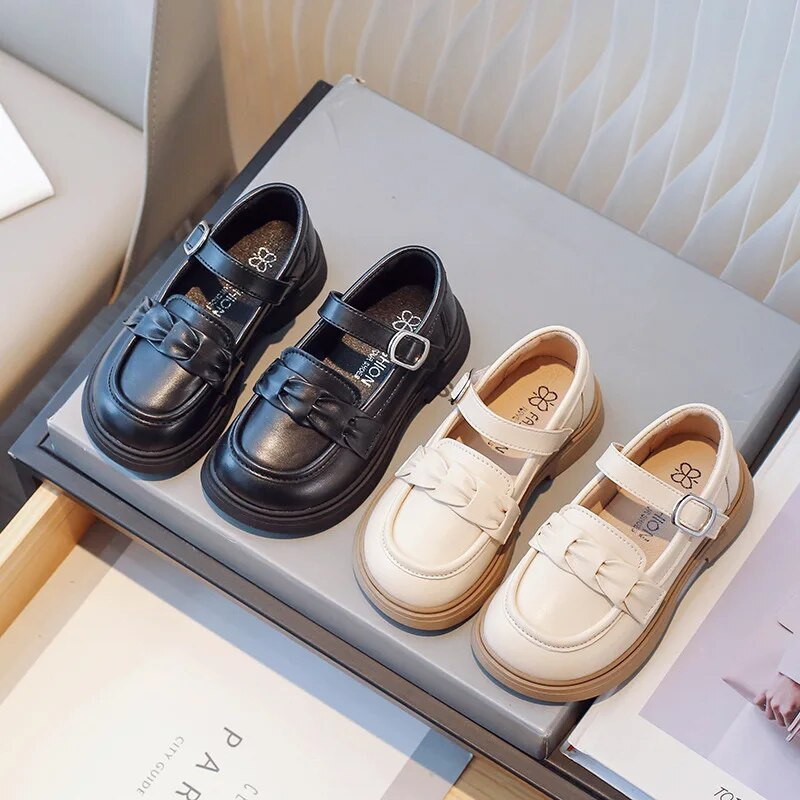 Mazu meiteņu ādas apavi 2023. gada pavasaris, rudens, jauni, kroku bērnu apavi, melni modes bērnu apavi, ikdienišķi, eleganti, eleganti PU