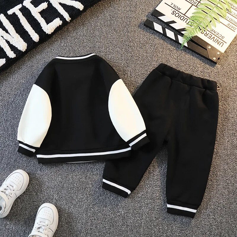 Vaikų berniukų rinkiniai Drabužiai kūdikiams nuo 12 iki 18 mėnesių Animaciniai megztiniai paltai Balti marškinėliai kelnės Vaikiški kostiumai berniukų sportiniai kostiumai