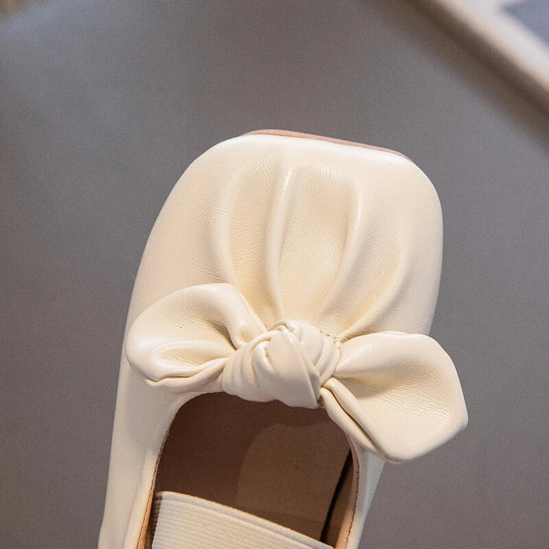 Meiteņu ādas apavi 2023. gada rudenī, ērti, mīksta zole, bērnu ikdienas apavi Modes, vienkārši bantītes princešu apavi, 23.–33. izmērs