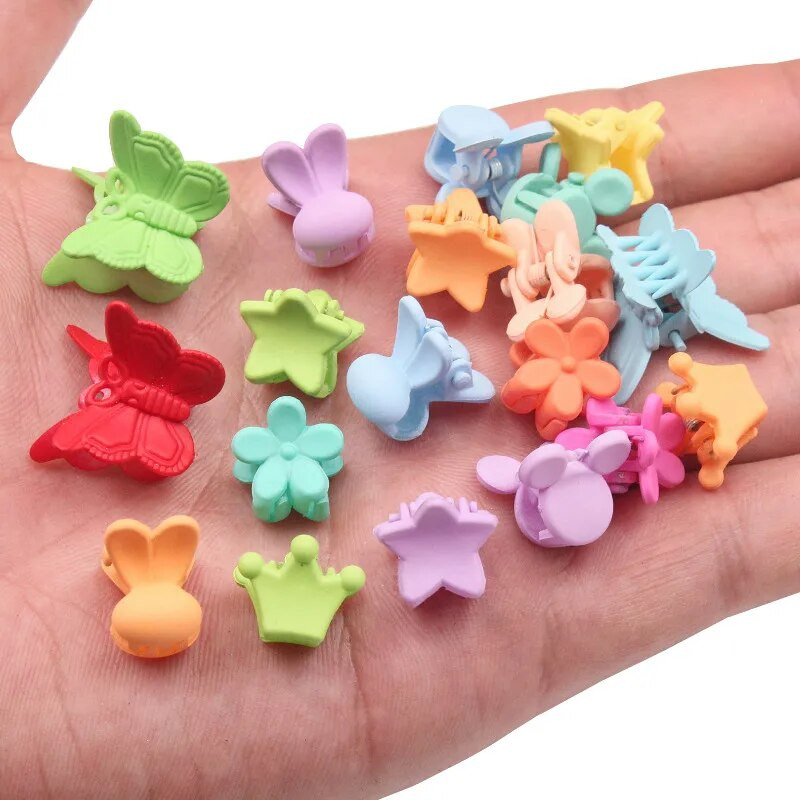 20-60 tk/pakendis segavärvid Mini Butterfly juukseklambrid Juuste kujundamise aksessuaarid Tööriist Plastikust Mini Cute Claw Juukseklambrid Juukseklambrid