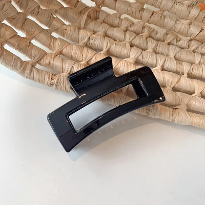 Mattmustad suured juukseküünisklambrid naistele Elegantne akrüülist juuksenõel Barrette krabi juukseklamber Peakate Juukseaksessuaarid tüdrukutele