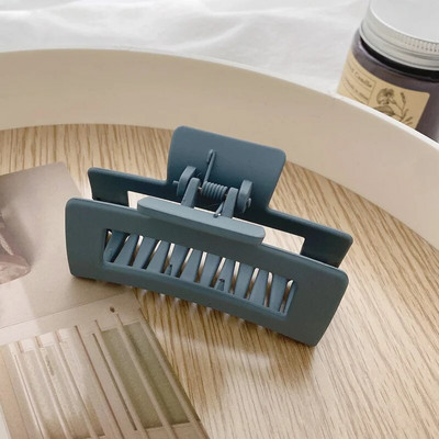 Mattmustad suured juukseküünisklambrid naistele Elegantne akrüülist juuksenõel Barrette krabi juukseklamber Peakate Juukseaksessuaarid tüdrukutele