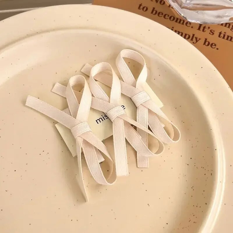 2/6gab Meiteņu Sweet Bowknot Matu Sprādzes Bērnu Balta Melna Jauki matadatas Lentes Bow Galvassegas Sweet Cute Grab Spraudes Barrettes