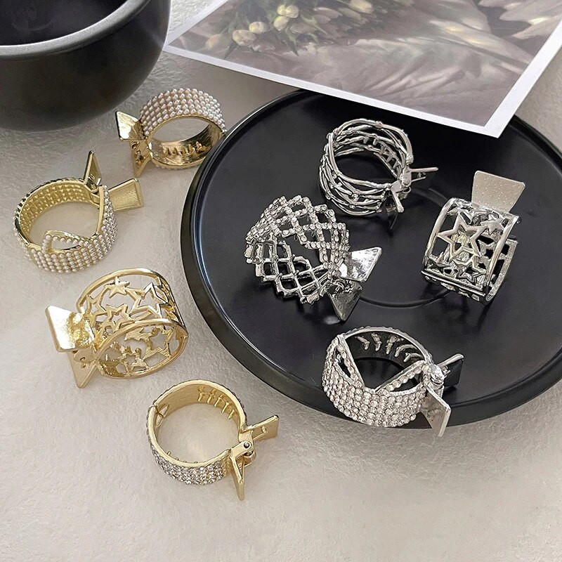 2022. gada jauns Pērļu Rhinestone Hair Claws Meitenes ar augstu zirgaste klips Fiksēta matadata Claw Clip Advanced Sense Matu aksesuāri Galvassegas